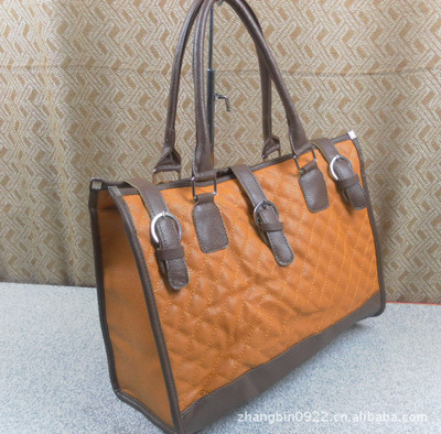 保定白溝東振箱包銷售處 專業提供時尚休閑包，質量與價格兼得